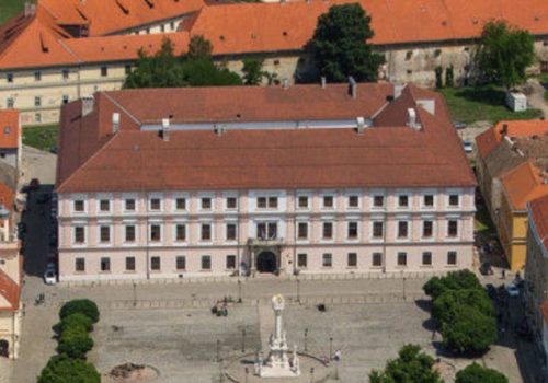 Natječaj za dodjelu stipendija i potpora Sveučilišta Josipa Jurja Strossmayera u Osijeku za akademsku godinu 2022./2023.