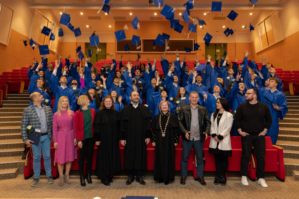 ODRŽANA SVEČANA PROMOCIJA  SVEUČILIŠNIH PRVOSTUPNIKA KINEZIOLOGIJE I PRVIH MAGISTARA KINEZIOLOŠKE EDUKACIJE
