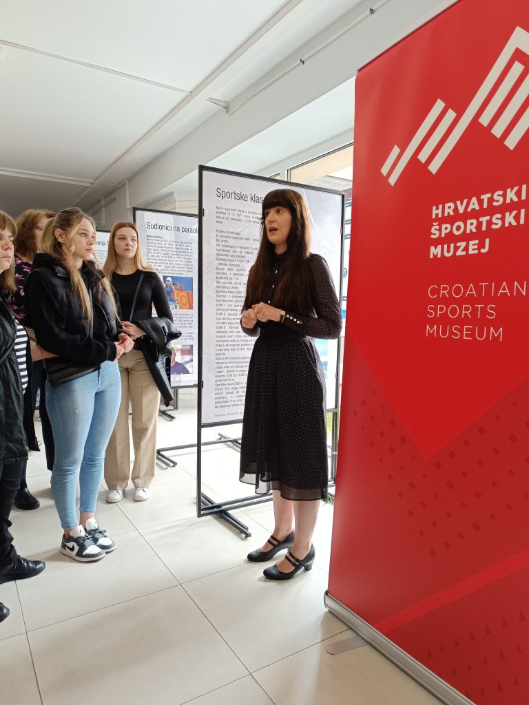 Osam staza skrivenog okvira – otvorena izložba na KIFOS-u